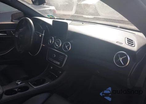 2017 Mercedes-Benz Cla 250 4Matic z USA, uszkodzony, nr VIN WDDSJ4GB3HN437192